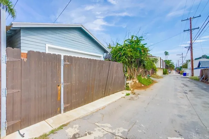 317 S Clementine Street, Oceanside, California 92054