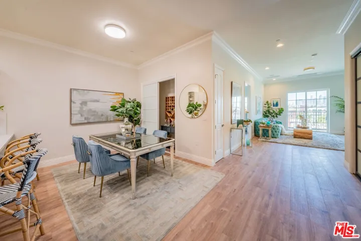 944 S Serrano Avenue 204, Los Angeles, California 90006