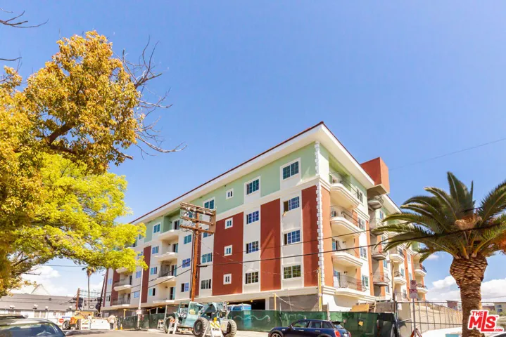 944 S Serrano Avenue 204, Los Angeles, California 90006