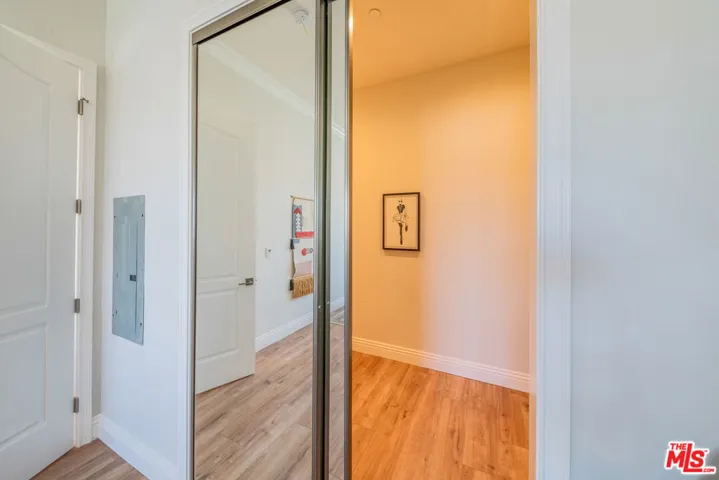 944 S Serrano Avenue 204, Los Angeles, California 90006