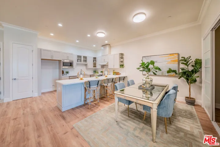 944 S Serrano Avenue 204, Los Angeles, California 90006