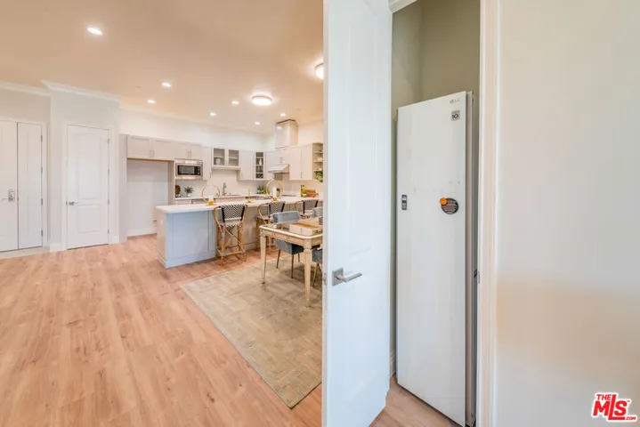 944 S Serrano Avenue 204, Los Angeles, California 90006