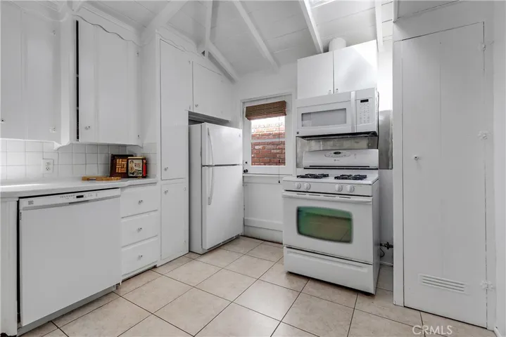 113 Coral Avenue, Newport Beach, California 92662