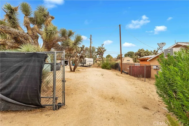 7422 Joshua Lane, Yucca Valley, California 92284
