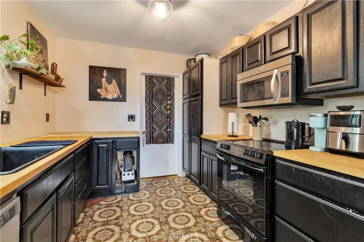 7422 Joshua Lane, Yucca Valley, California 92284