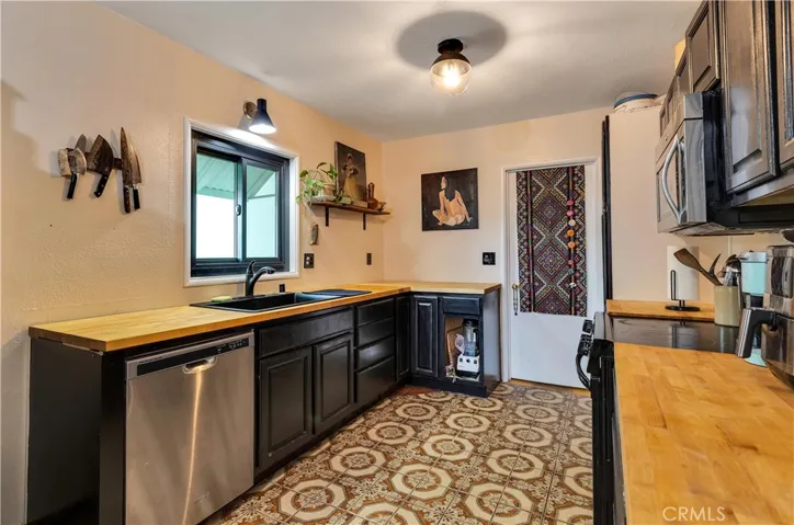 7422 Joshua Lane, Yucca Valley, California 92284