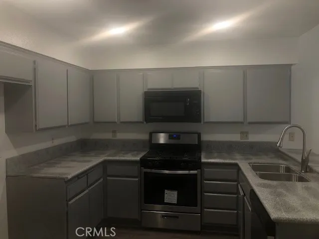 37025 La Contempo Avenue, Palmdale, California 93550