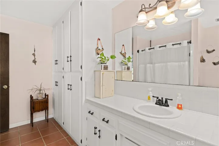43310 Cedar Avenue, Hemet, California 92544