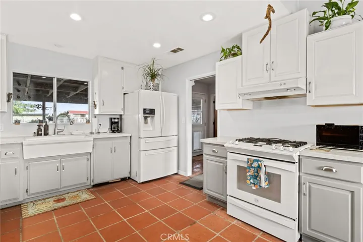 43310 Cedar Avenue, Hemet, California 92544