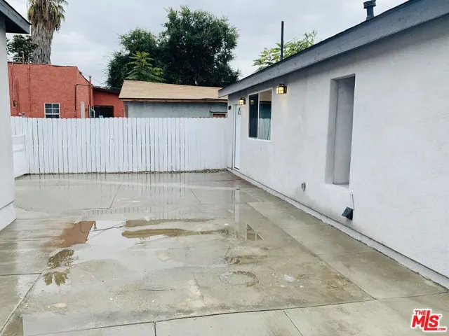 811 N Spring Avenue, Compton, California 90221