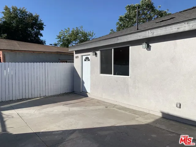811 N Spring Avenue, Compton, California 90221