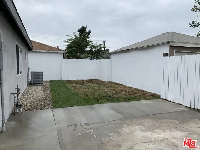 811 N Spring Avenue, Compton, California 90221