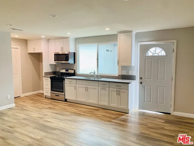 811 N Spring Avenue, Compton, California 90221