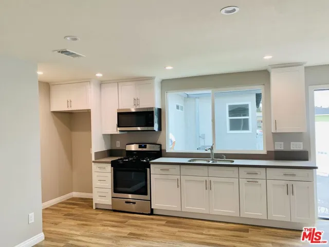 811 N Spring Avenue, Compton, California 90221