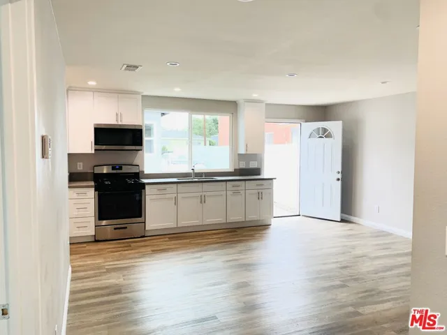 811 N Spring Avenue, Compton, California 90221