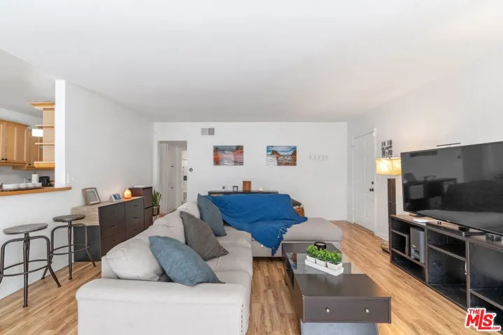 559 E Hazel Street 7, Inglewood, California 90302