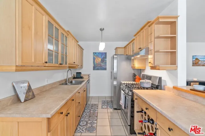 559 E Hazel Street 7, Inglewood, California 90302