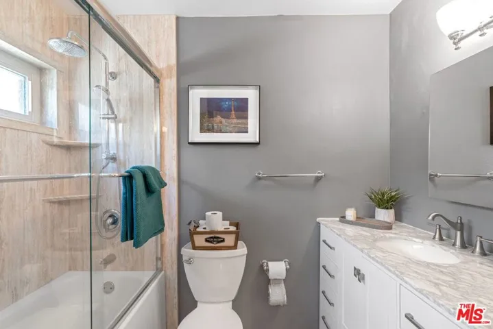 559 E Hazel Street 7, Inglewood, California 90302