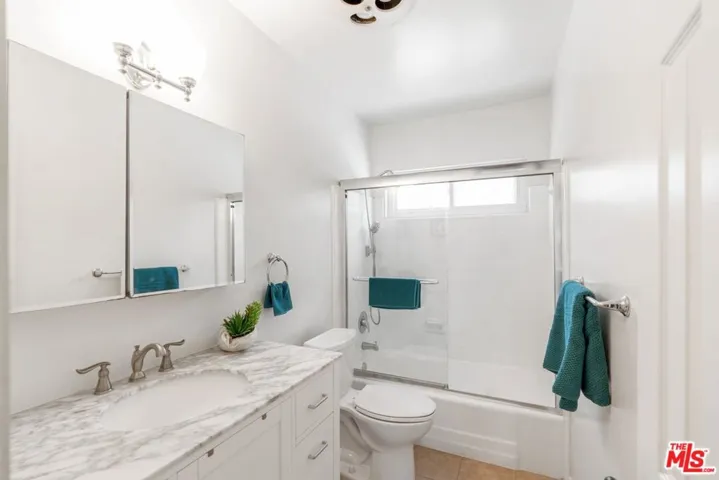 559 E Hazel Street 7, Inglewood, California 90302