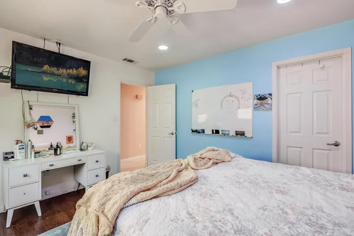 419 Lado De Loma Drive, Vista, California 92083