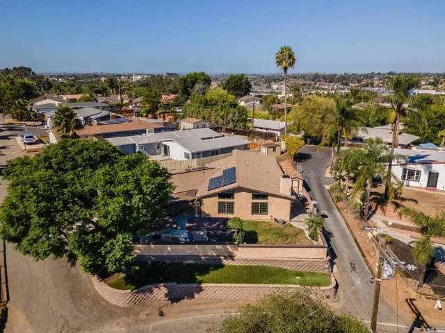 419 Lado De Loma Drive, Vista, California 92083