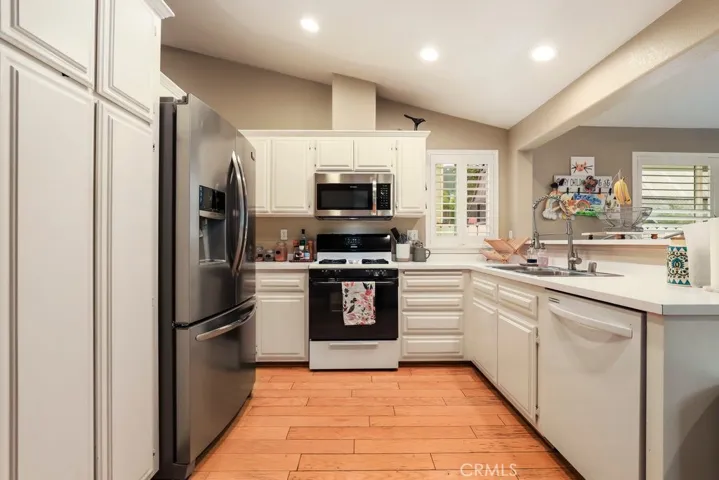 175 Acacia Lane, Newbury Park, California 91320