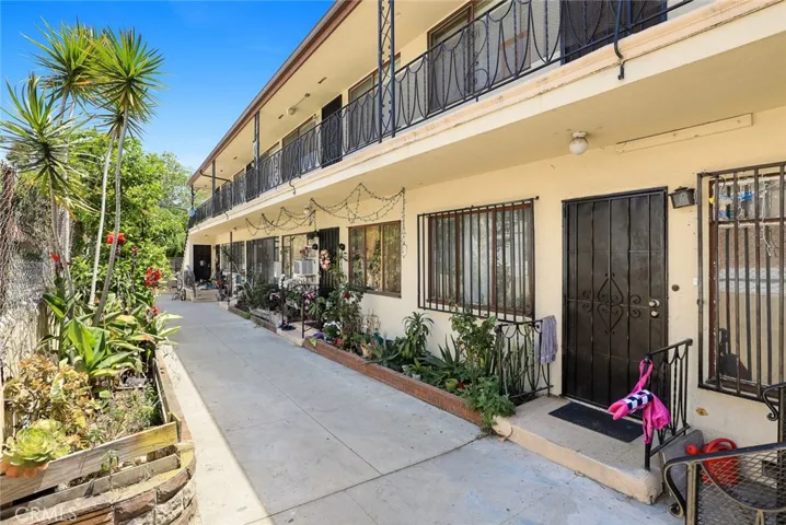 150 S Alvarado Street, Los Angeles, California 90057