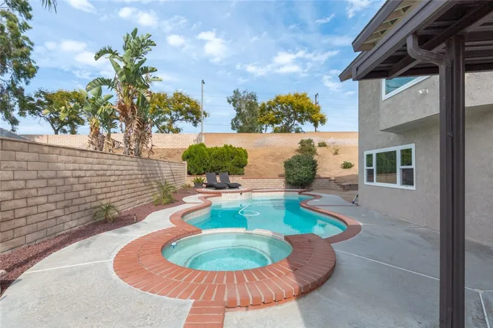 1356 Catherine Circle, Corona, California 92878