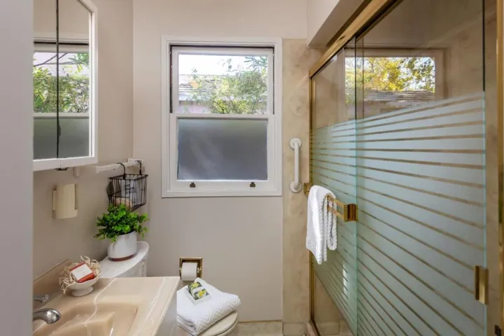 , Palo Alto, California 94306