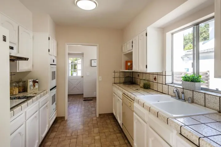 , Palo Alto, California 94306