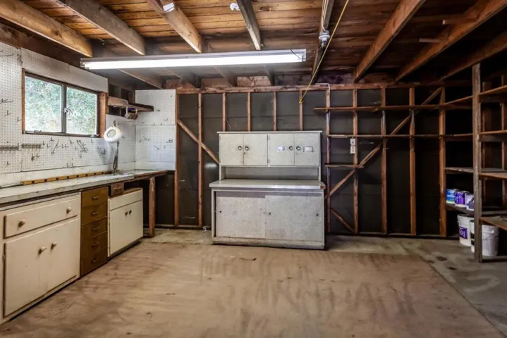 , Palo Alto, California 94306