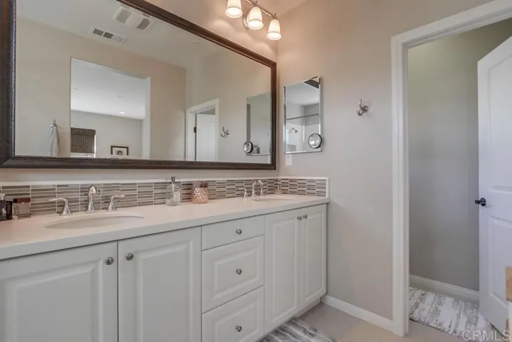 2681 Overlook Point, Escondido, California 92029
