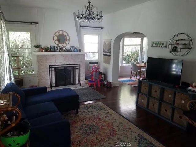 1617 E 3rd Street, Long Beach, California 90802