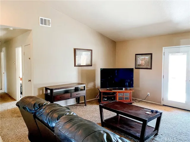 6942 Via Marbella Street, Hesperia, California 92345