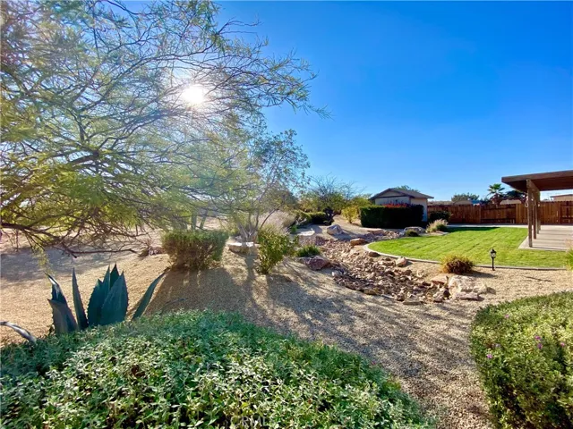 6942 Via Marbella Street, Hesperia, California 92345