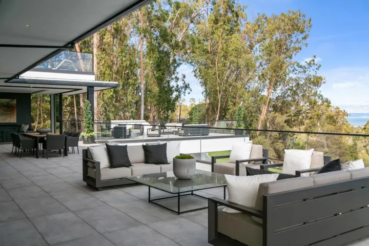, Hillsborough, California 94010