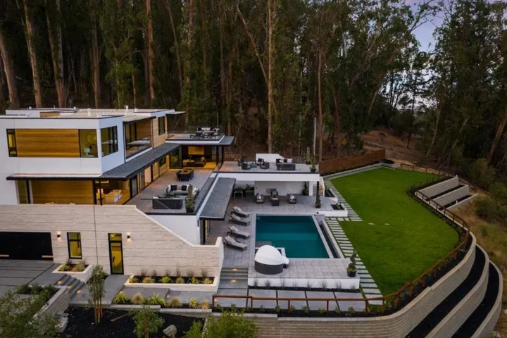 , Hillsborough, California 94010