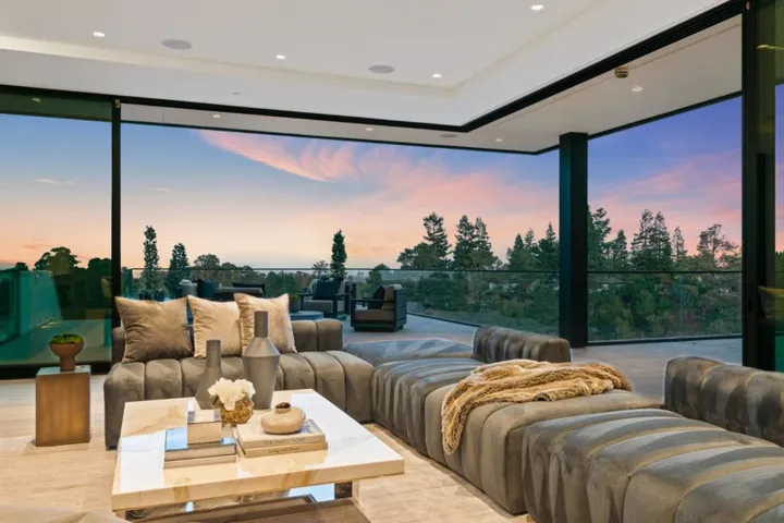 , Hillsborough, California 94010