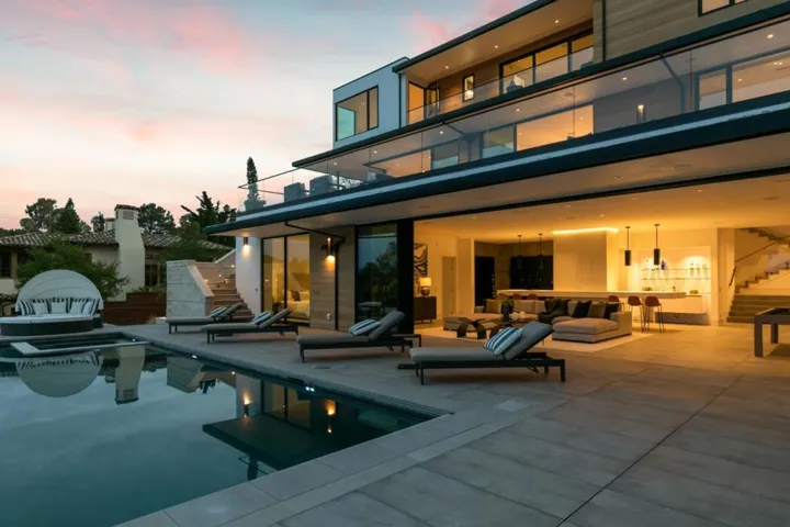 , Hillsborough, California 94010