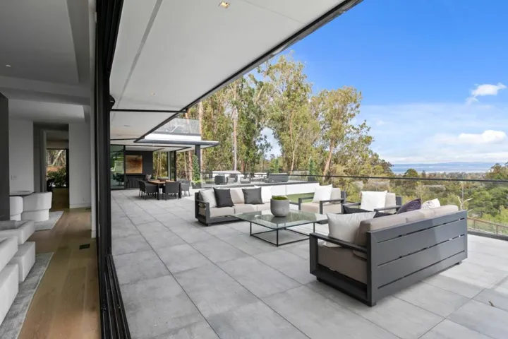 , Hillsborough, California 94010