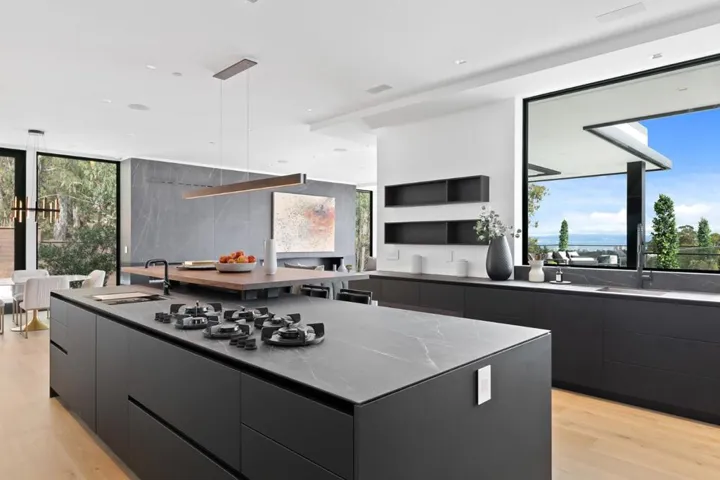 , Hillsborough, California 94010