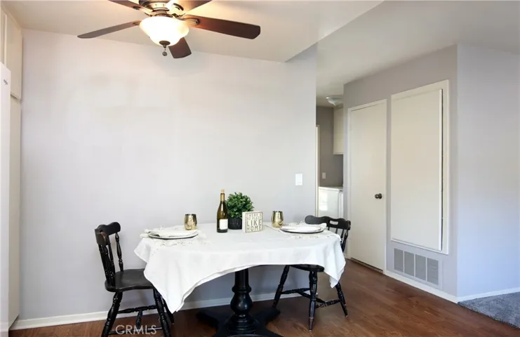 Small dining areas photo 2