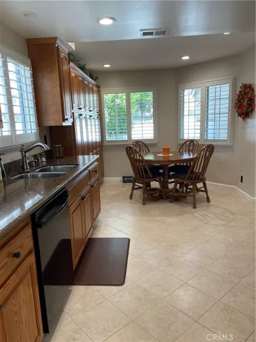 Kitchen/eating area