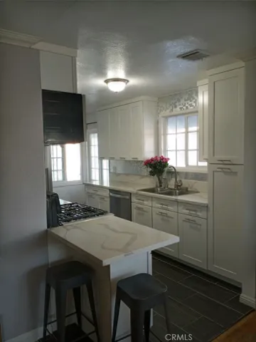 679 San Bernardino Avenue, Pomona, California 91767