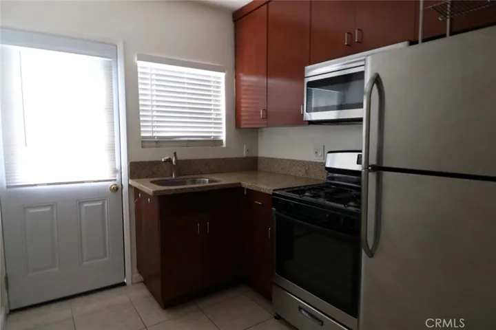 3317 Barham, Universal City, California 90068