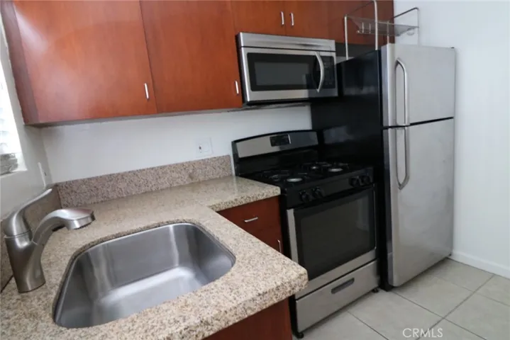 3317 Barham, Universal City, California 90068