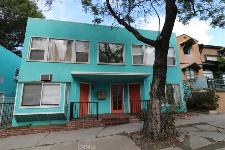 3317 Barham, Universal City, California 90068