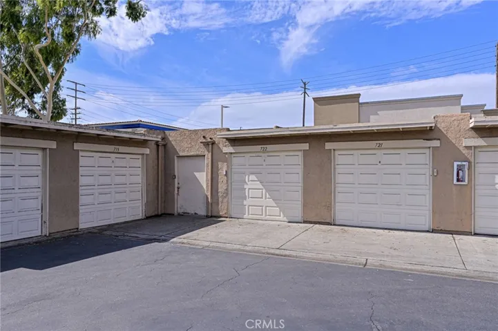 Detached One Car Garage