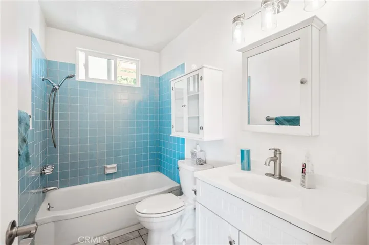 Updated Hall Full Bath