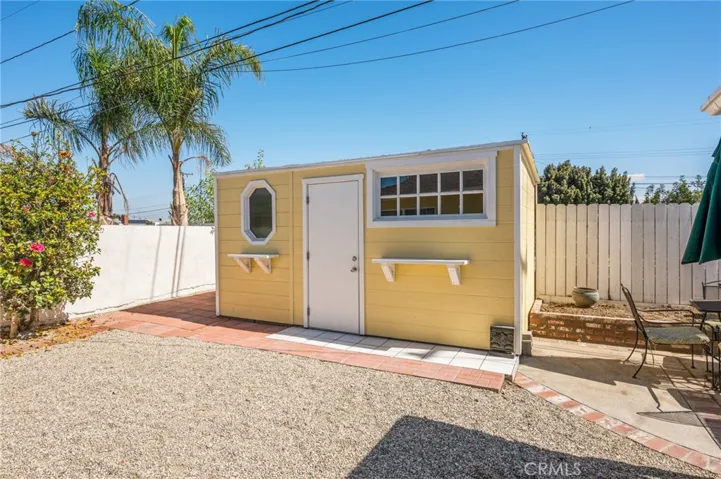 LITTLE YELLOW HOUSE!